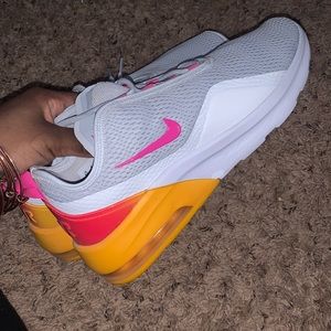 WOMEN NIKE SNEAKERS